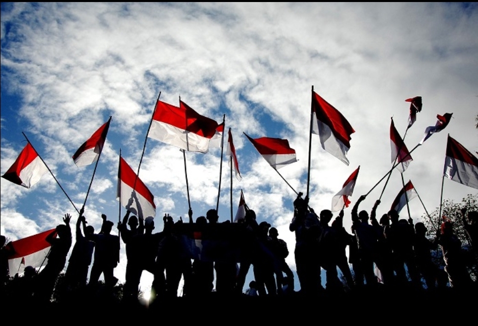 Peran Pemuda dalam Menghadapi Tantangan Zaman dan Membangun Masa Depan yang Bermanfaat satu sama lain